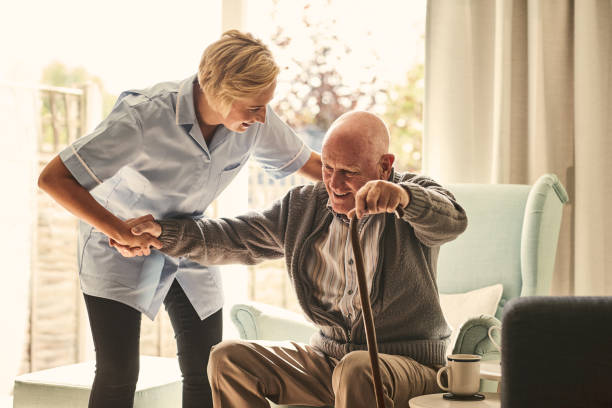 Comment choisir la meilleure agence d’aide à domicile à Bron pour un accompagnement personnalisé des personnes âgées