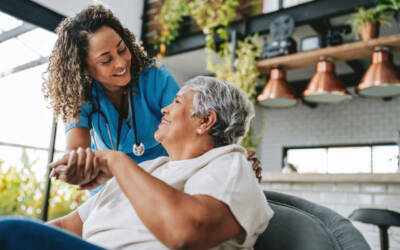 Mon parent vit seul, l’agence de soins à domicile à Le Cannet assure-t-elle un suivi sécurisé ?