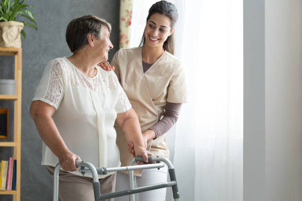 Quels types de prestations propose un service à la personne à Bron ?
