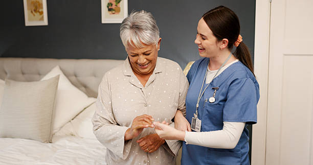 Une aide à domicile à Langon est-elle adaptée pour les personnes atteintes d’Alzheimer ?